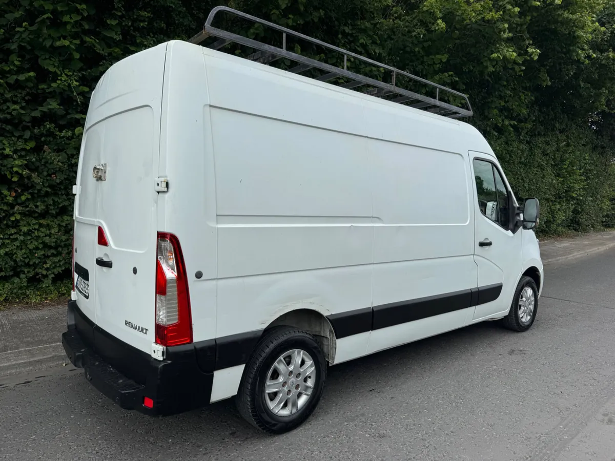 Renault Master cvrt 11/26 ( Aircon ) - Image 3