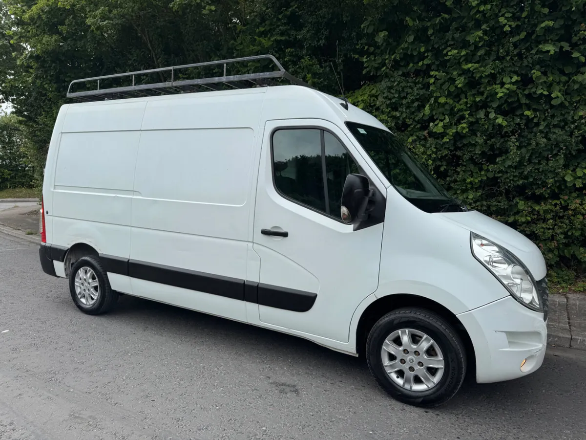 Renault Master cvrt 11/26 ( Aircon ) - Image 2
