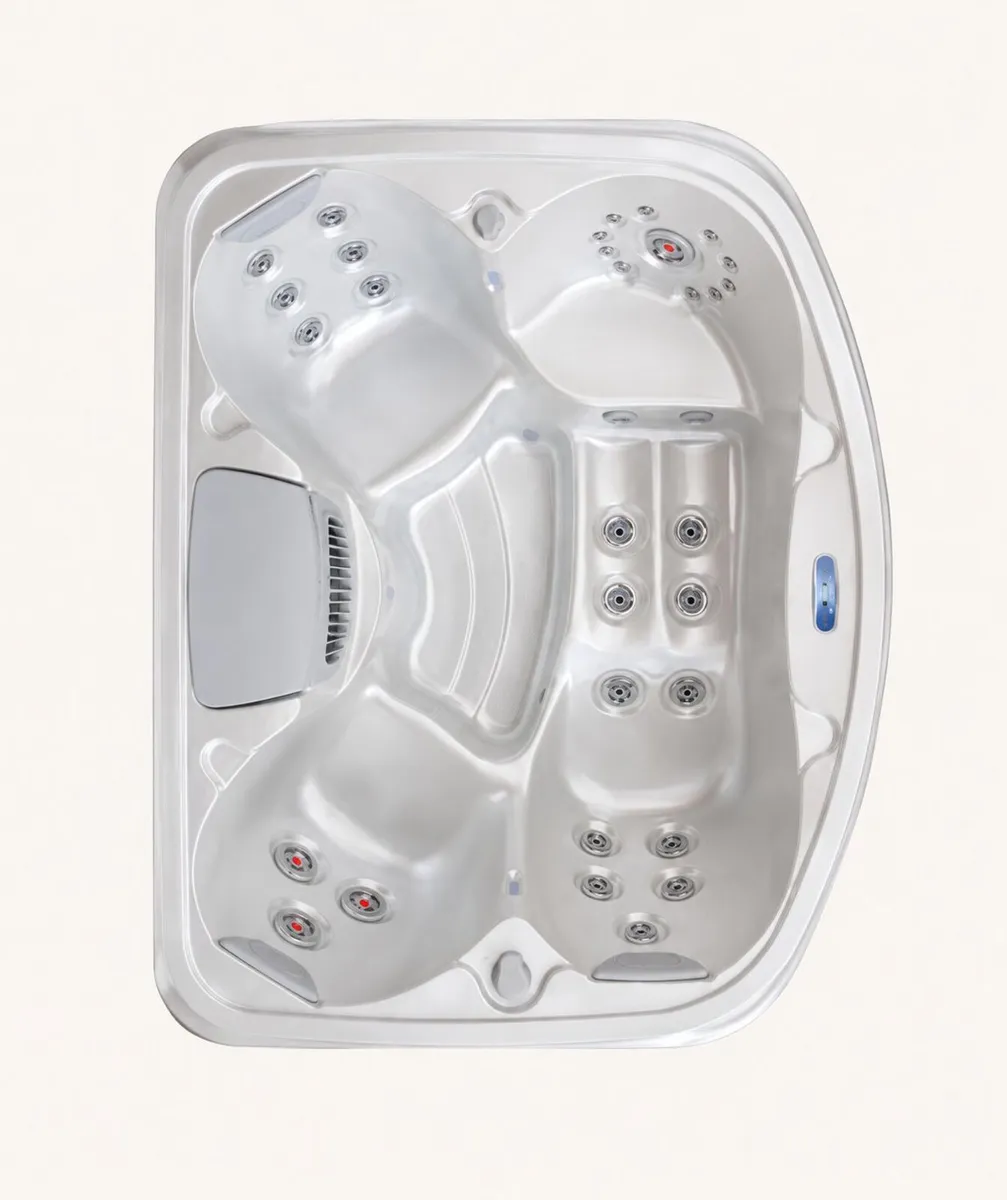 Maple hot tub - Image 1