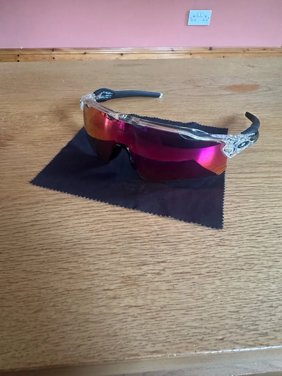 Oakley Radar EV - Image 1