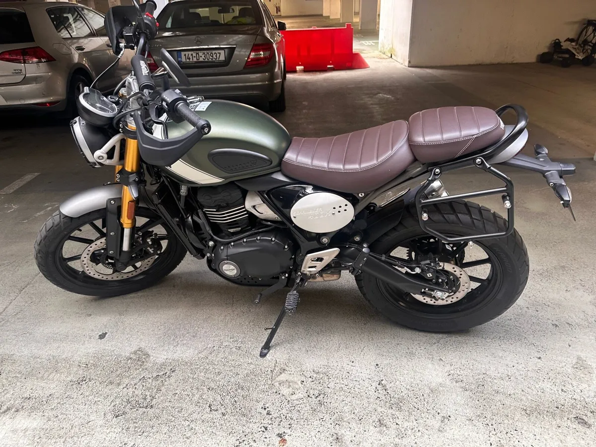 242 Triumph scrambler 400x (Very low mileage) - Image 4