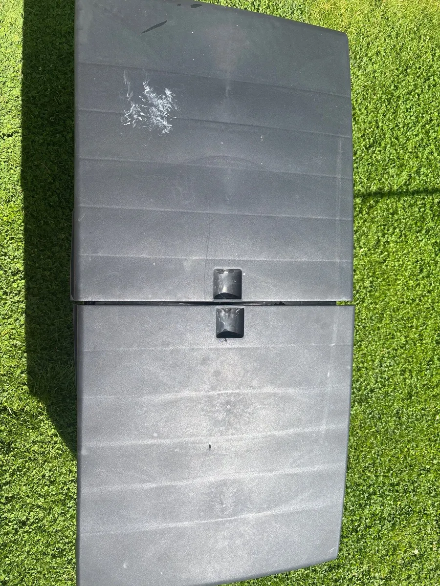 Outdoor Storage Box – 322L – Excellent Condition - Image 3