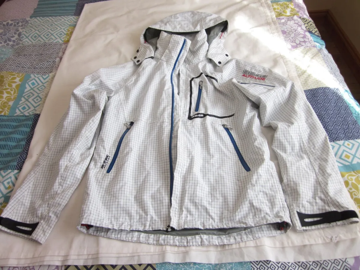 Altitude 8848 Hooded Men's Jacket - Image 4
