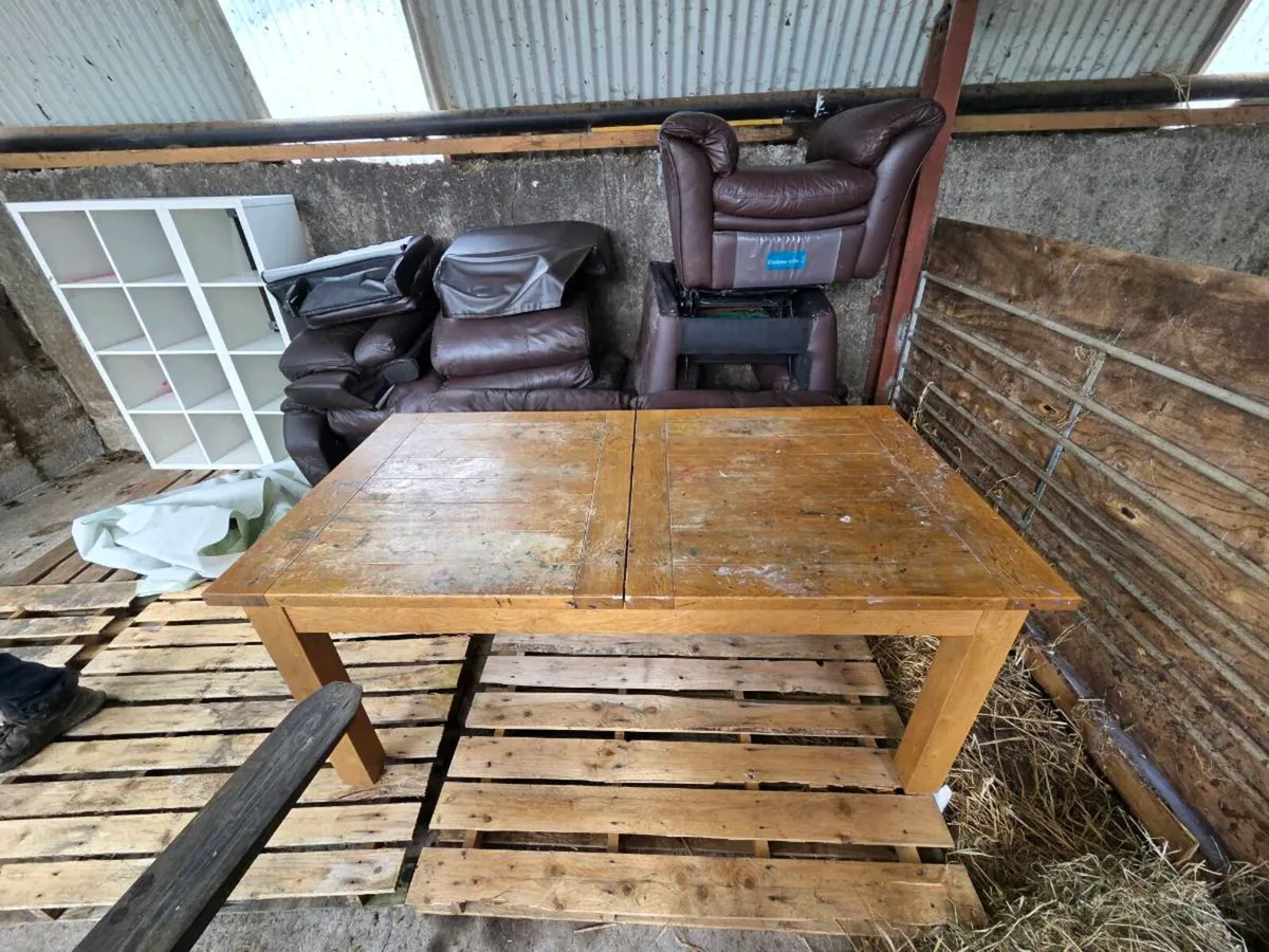 Kitchen table - Image 1