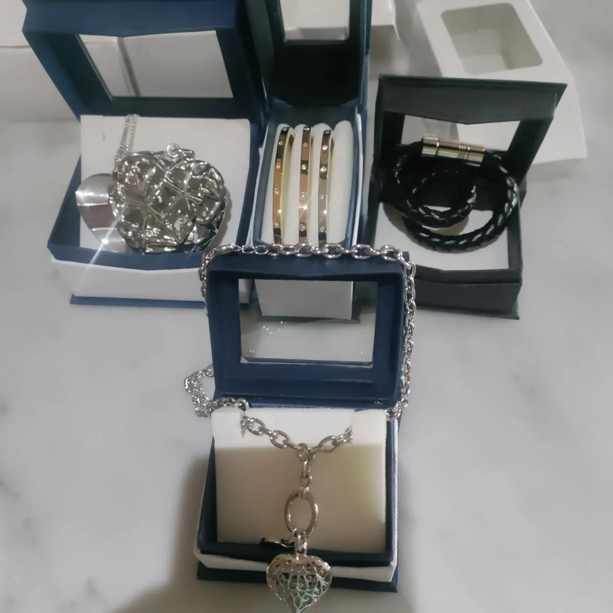 Jewellery - Image 1