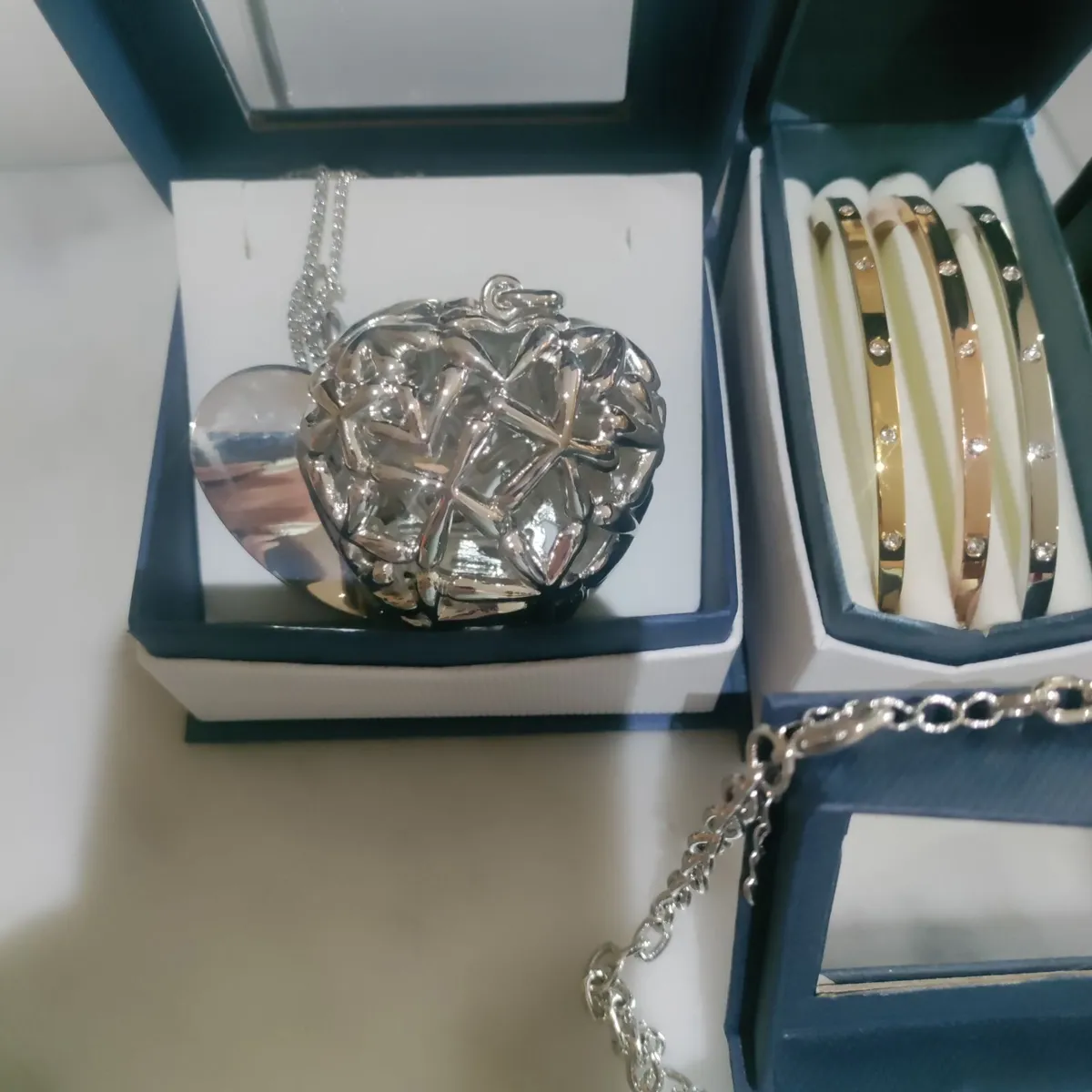 Jewellery - Image 4
