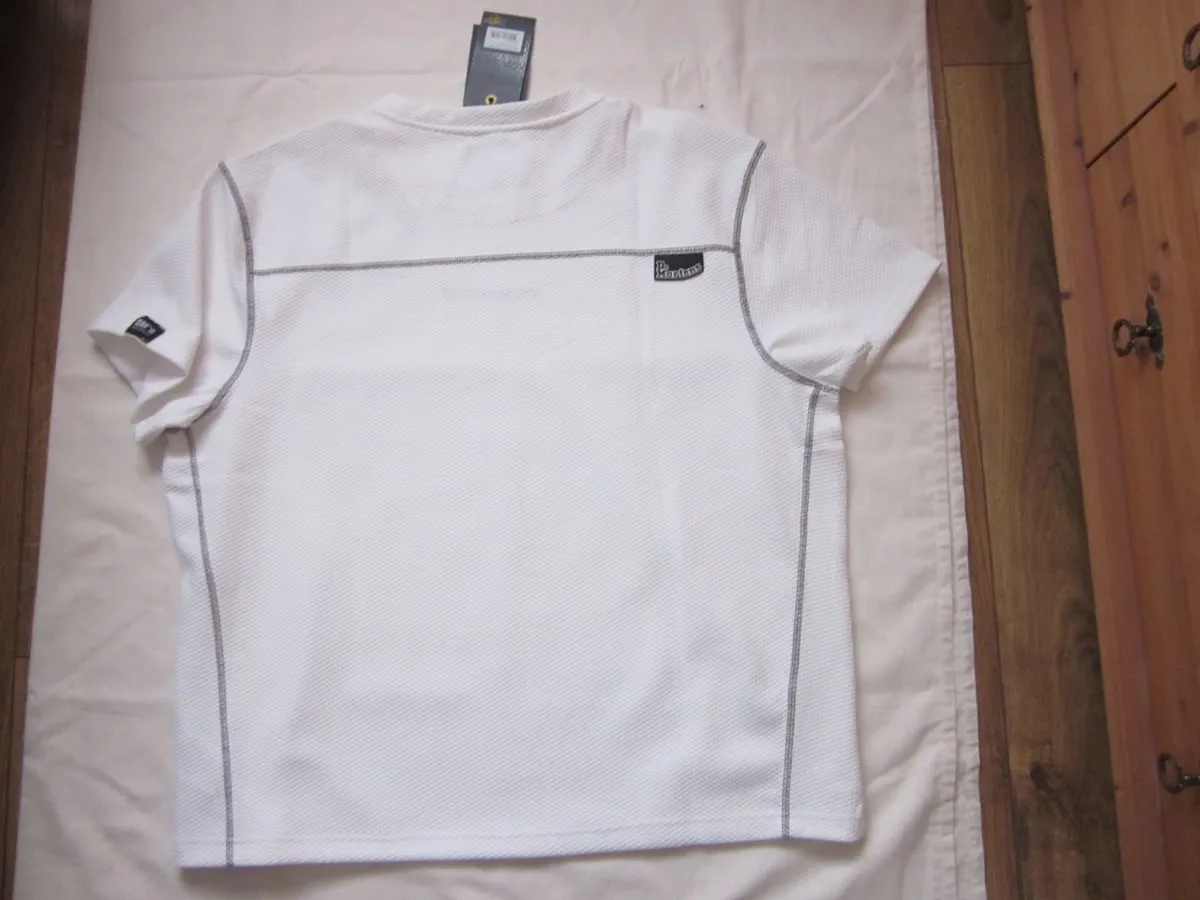 New Dr Martens Air Wair White Tee Shirt XXL - Image 3