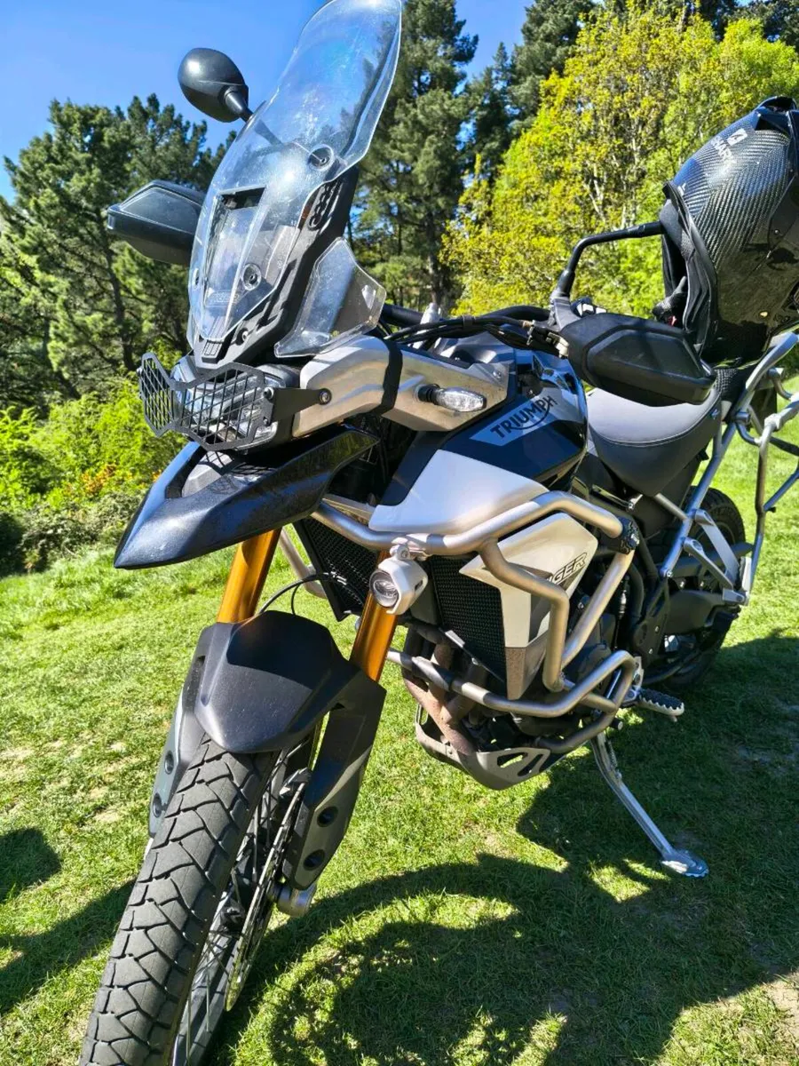 Triumph Tiger 900 Rally Pro EXCELLENT CONDITION - Image 2
