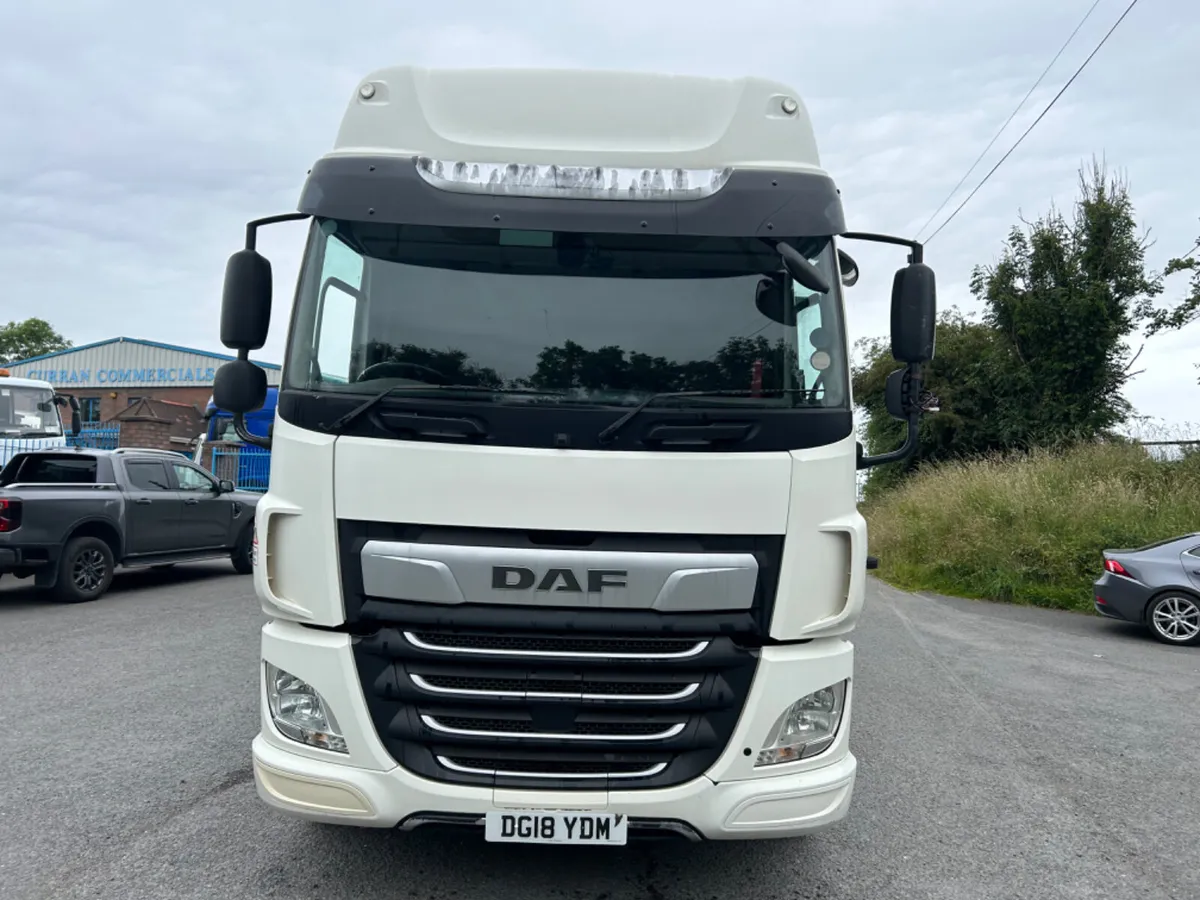 2018 daf cf340 6x2 Curtainsider with tail lift - Image 2