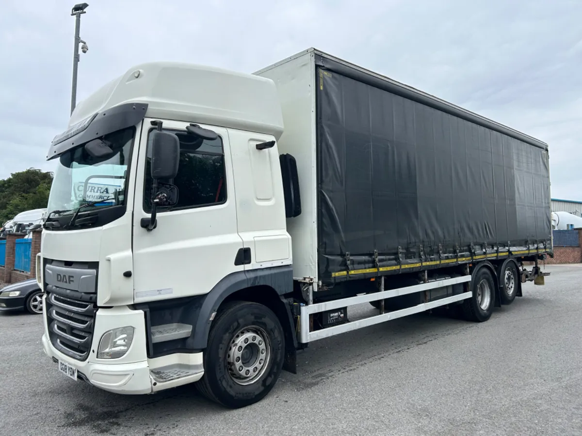 2018 daf cf340 6x2 Curtainsider with tail lift - Image 1