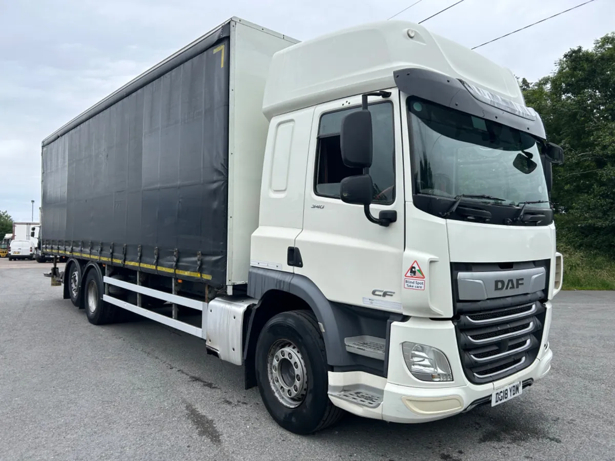2018 daf cf340 6x2 Curtainsider with tail lift - Image 3