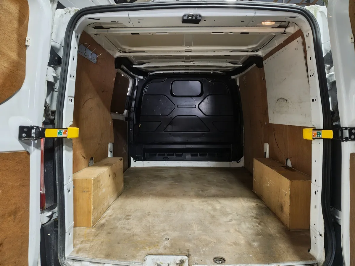 Ford Transit Custom 2022 PRICE INCLUDES VAT - Image 3