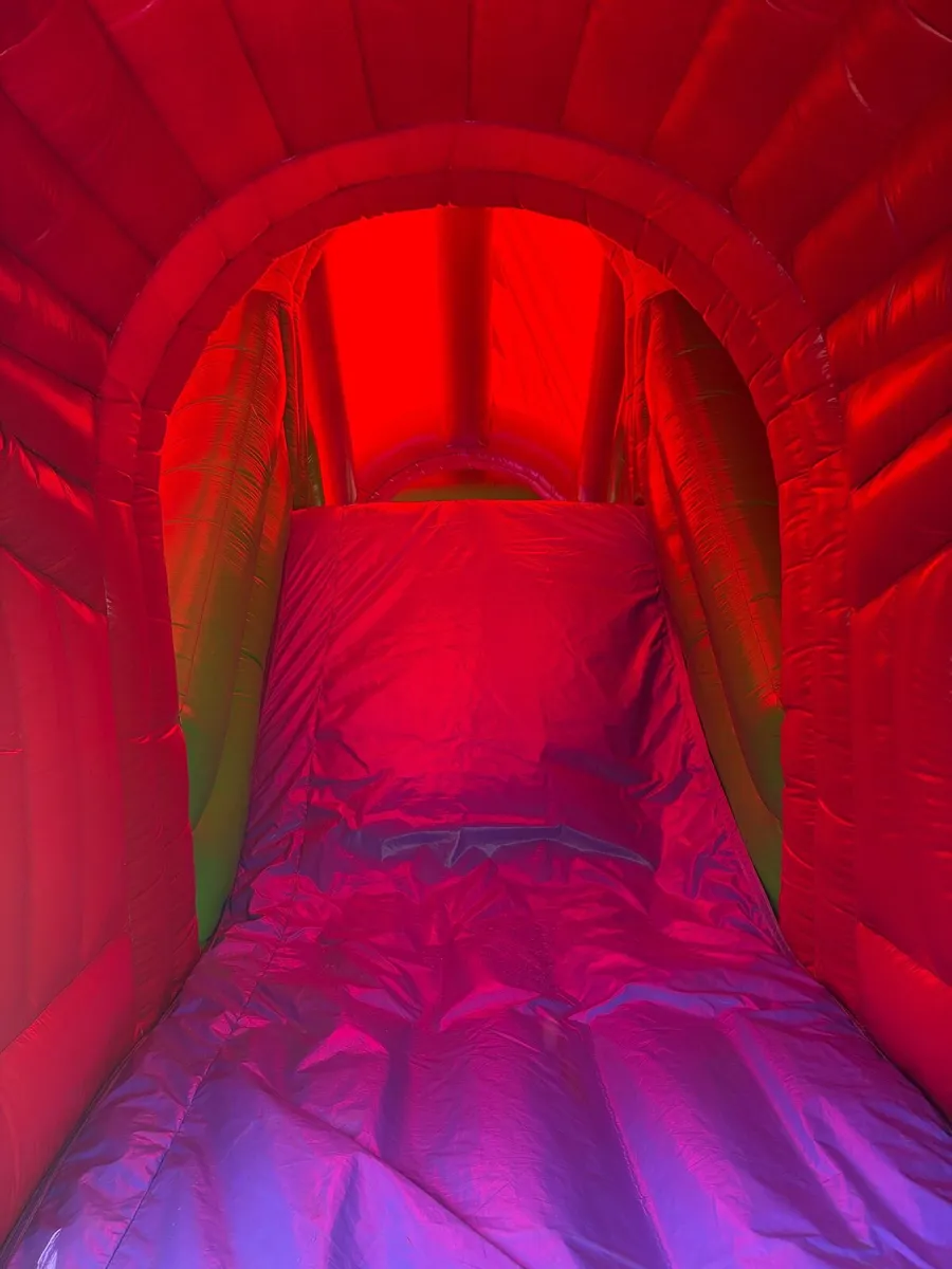Bouncy castle - Image 2
