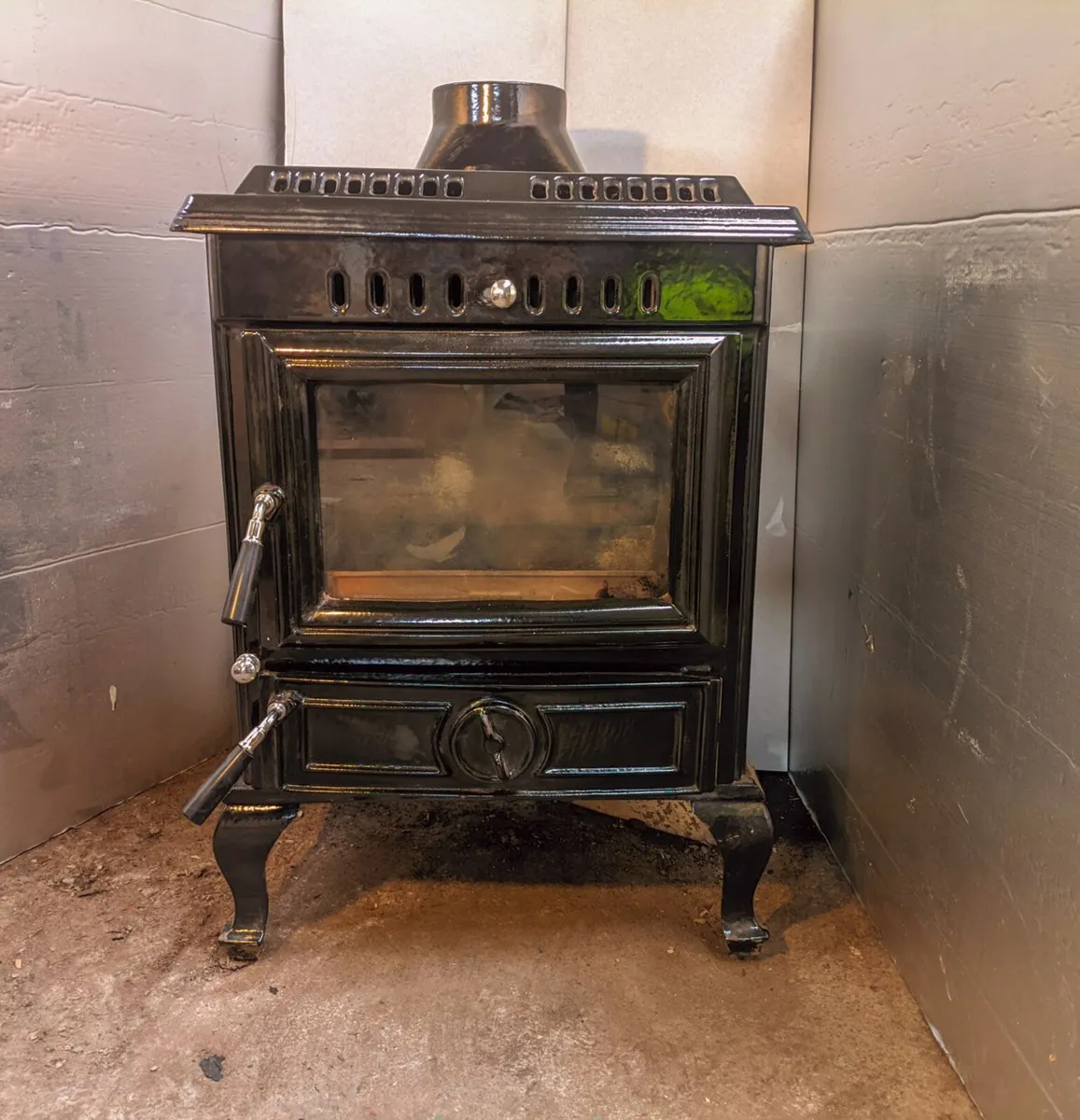 Stove With Back Boiler - Image 1