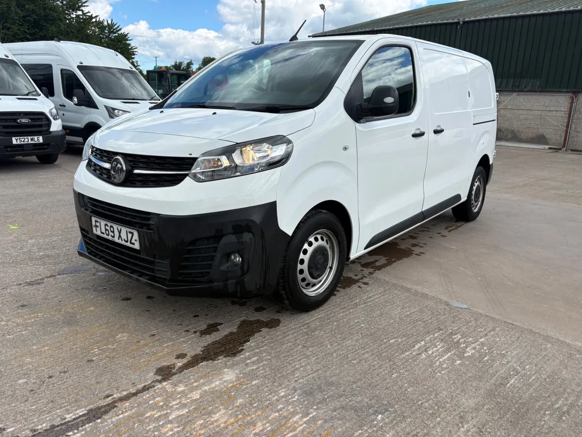 2019 Vauxhall Vivaro 1.5D Low Miles Finance Arrang - Image 4