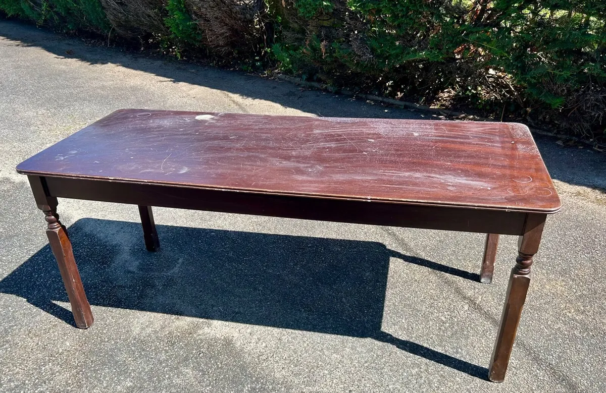 Dining table - Free - Image 1