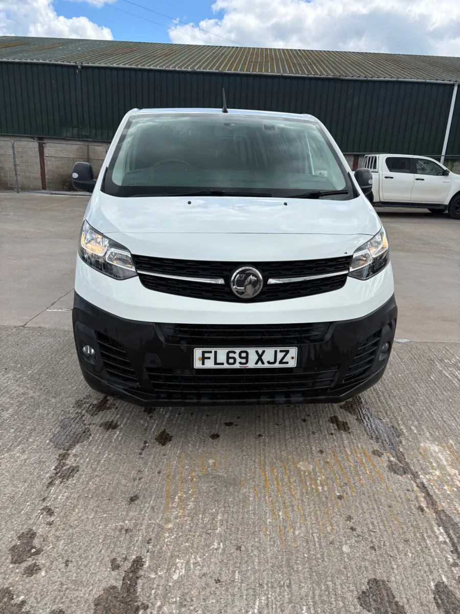 2019 Vauxhall Vivaro 1.5D Low Miles Finance Arrang - Image 3