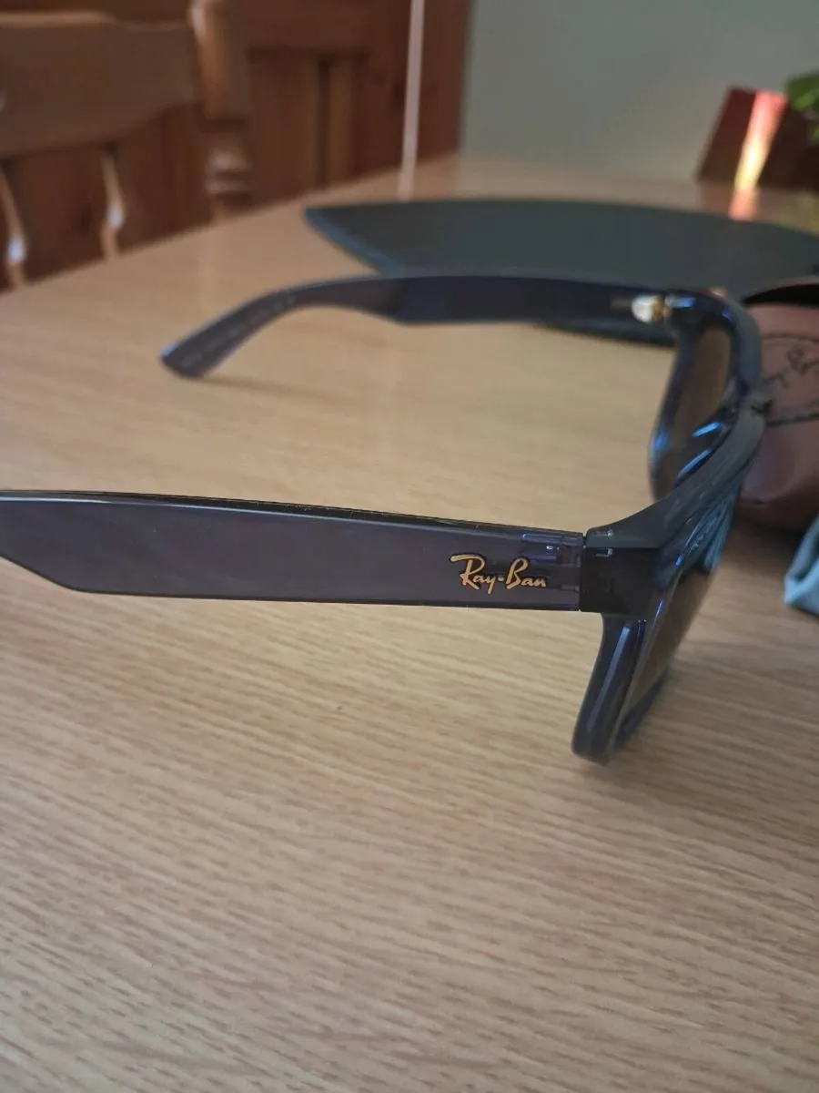 Sun glasses - Image 2