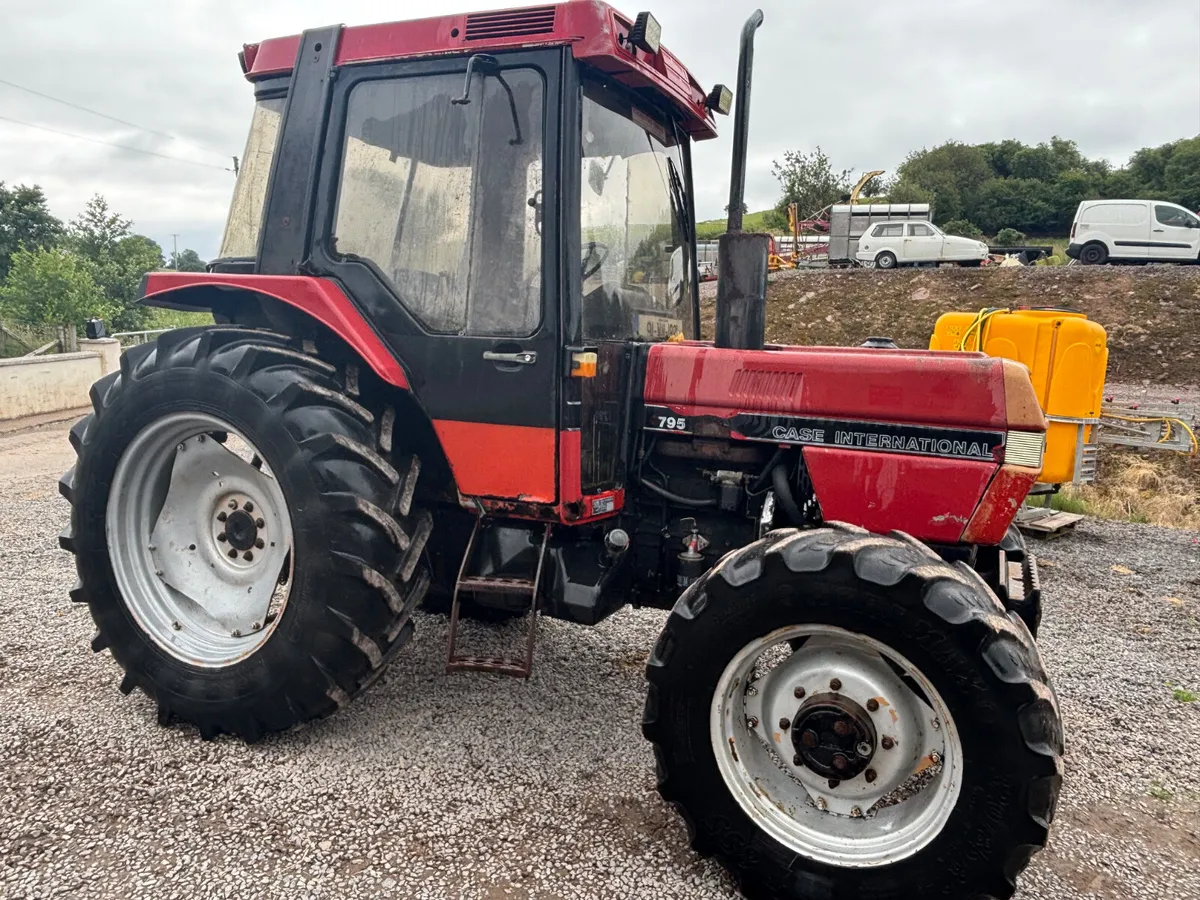 Case 795 4 wheel drive - Image 2