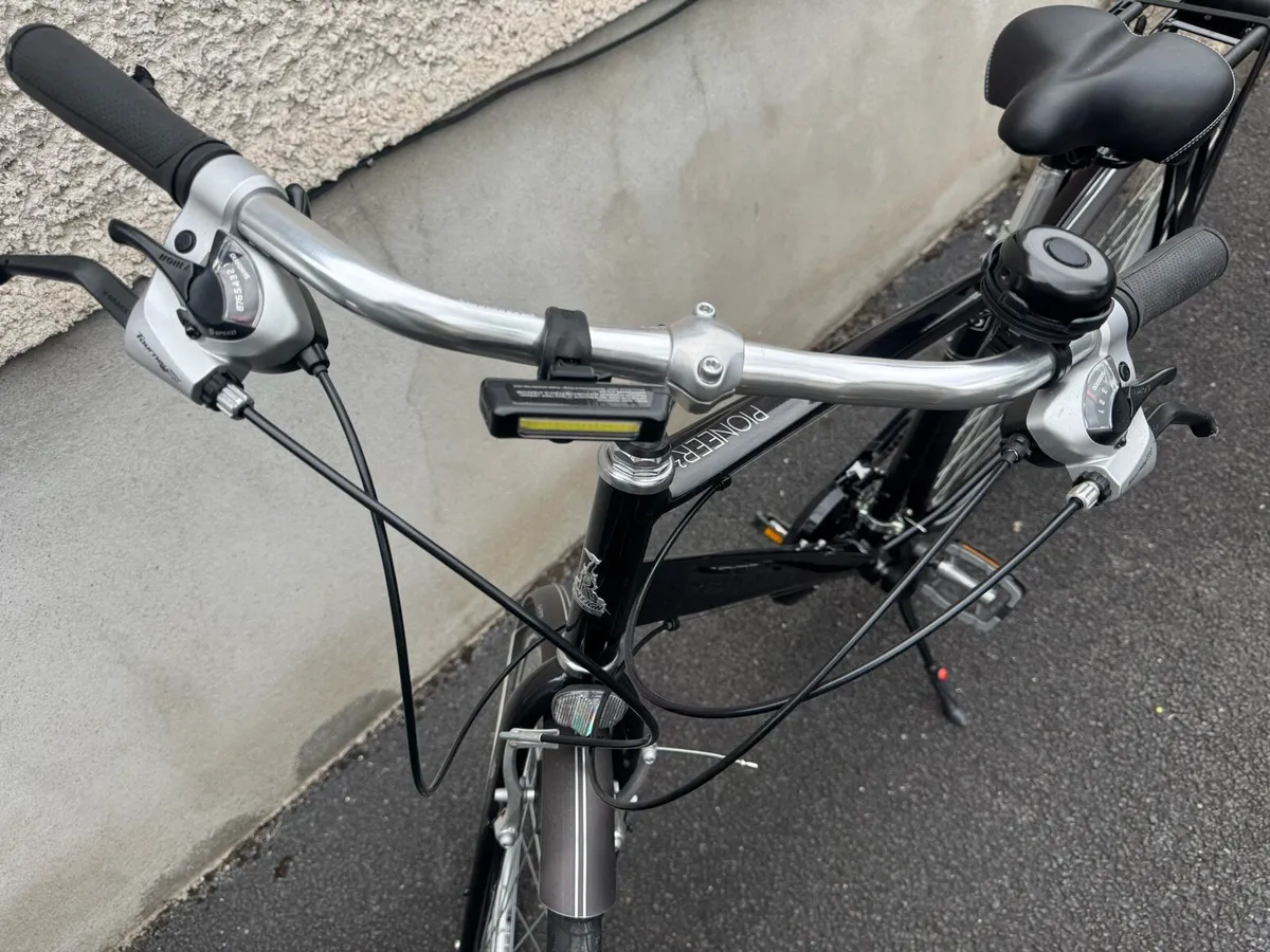 Raleigh Pioneer 2 Bicycle - Image 2