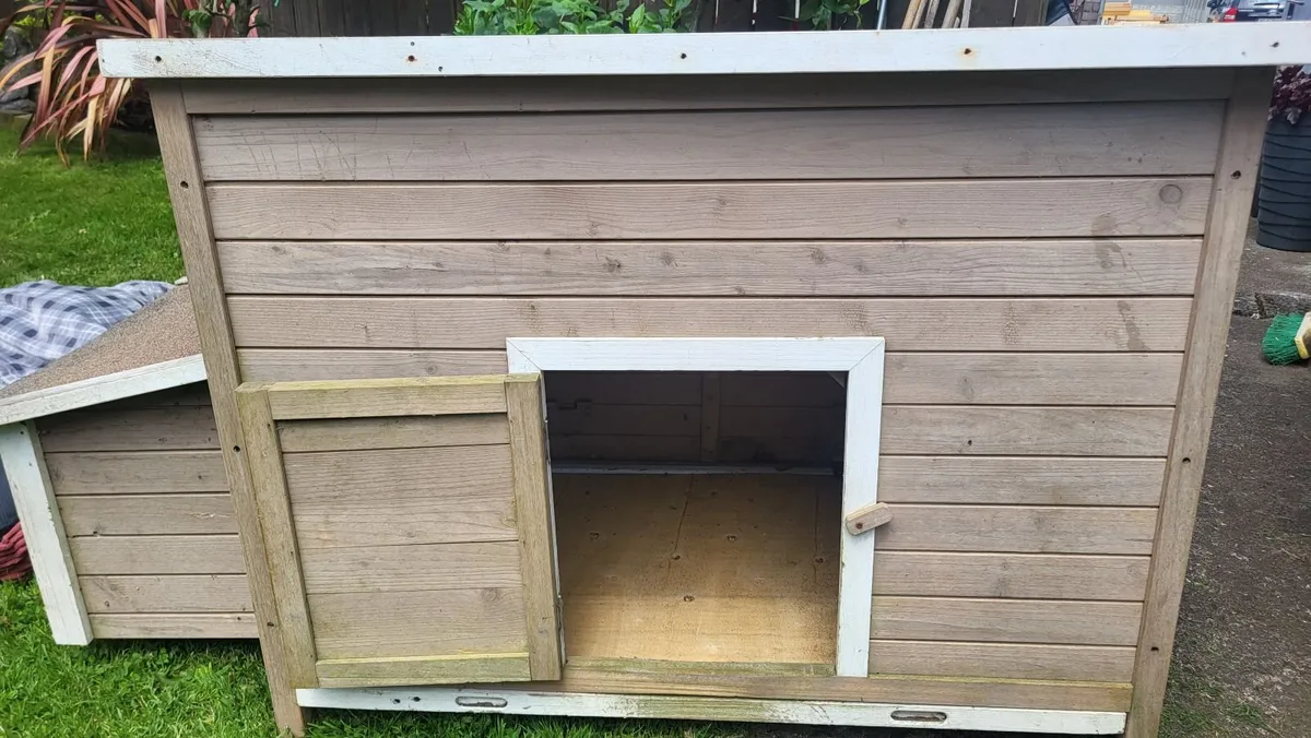 Chicken pen and coop - Image 1
