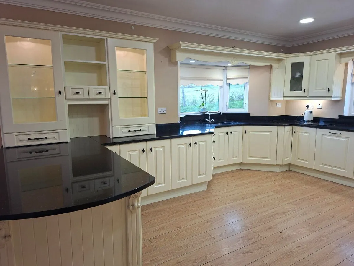 Kitchen - Image 3