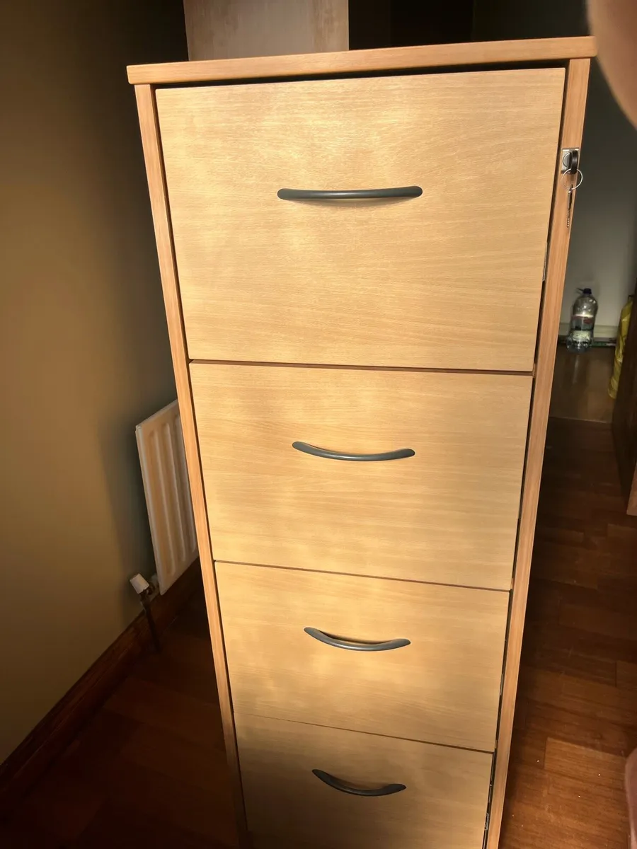 4 Drawer Filing Cabinet with Dividers - Image 1