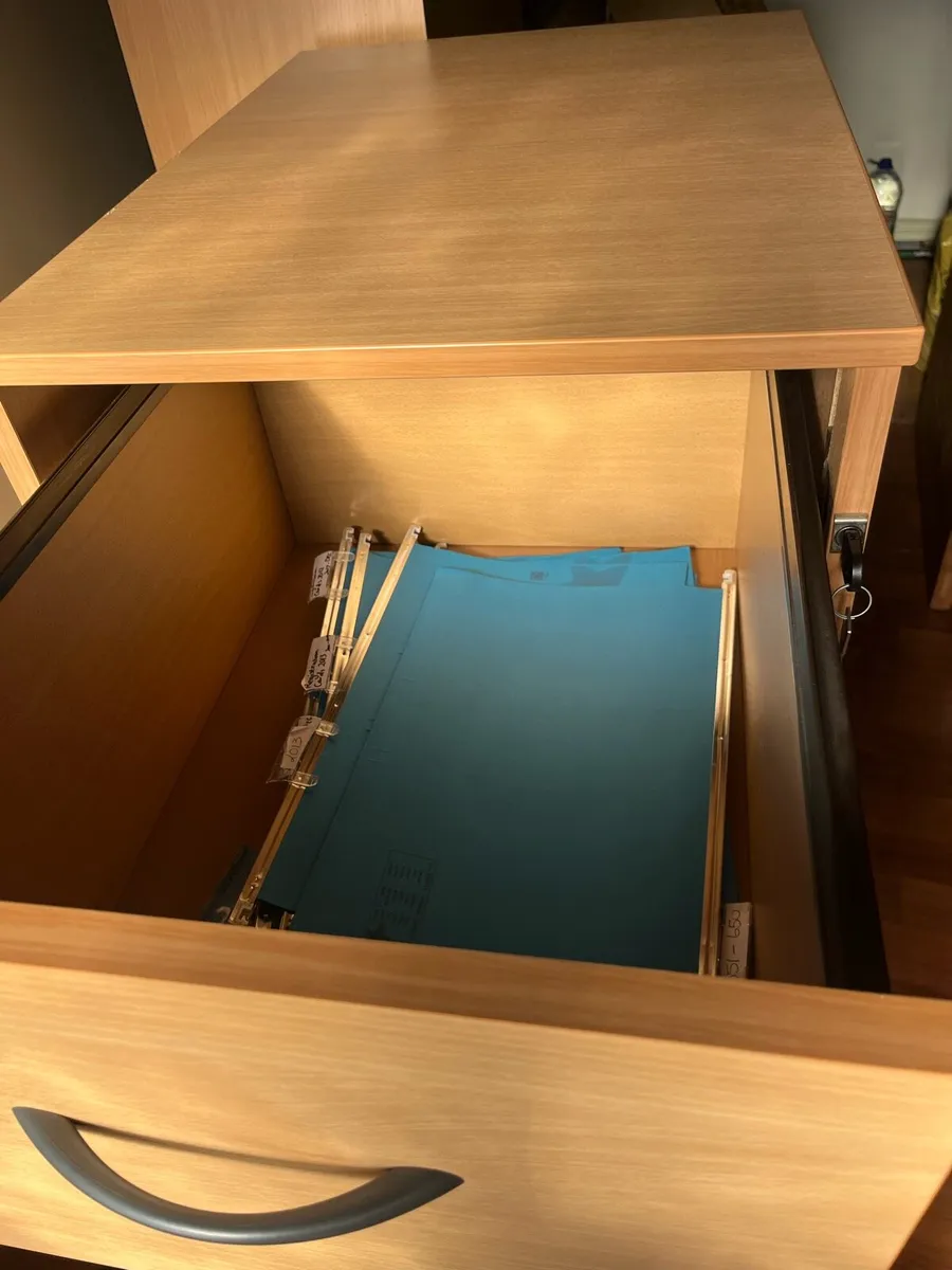 4 Drawer Filing Cabinet with Dividers - Image 3