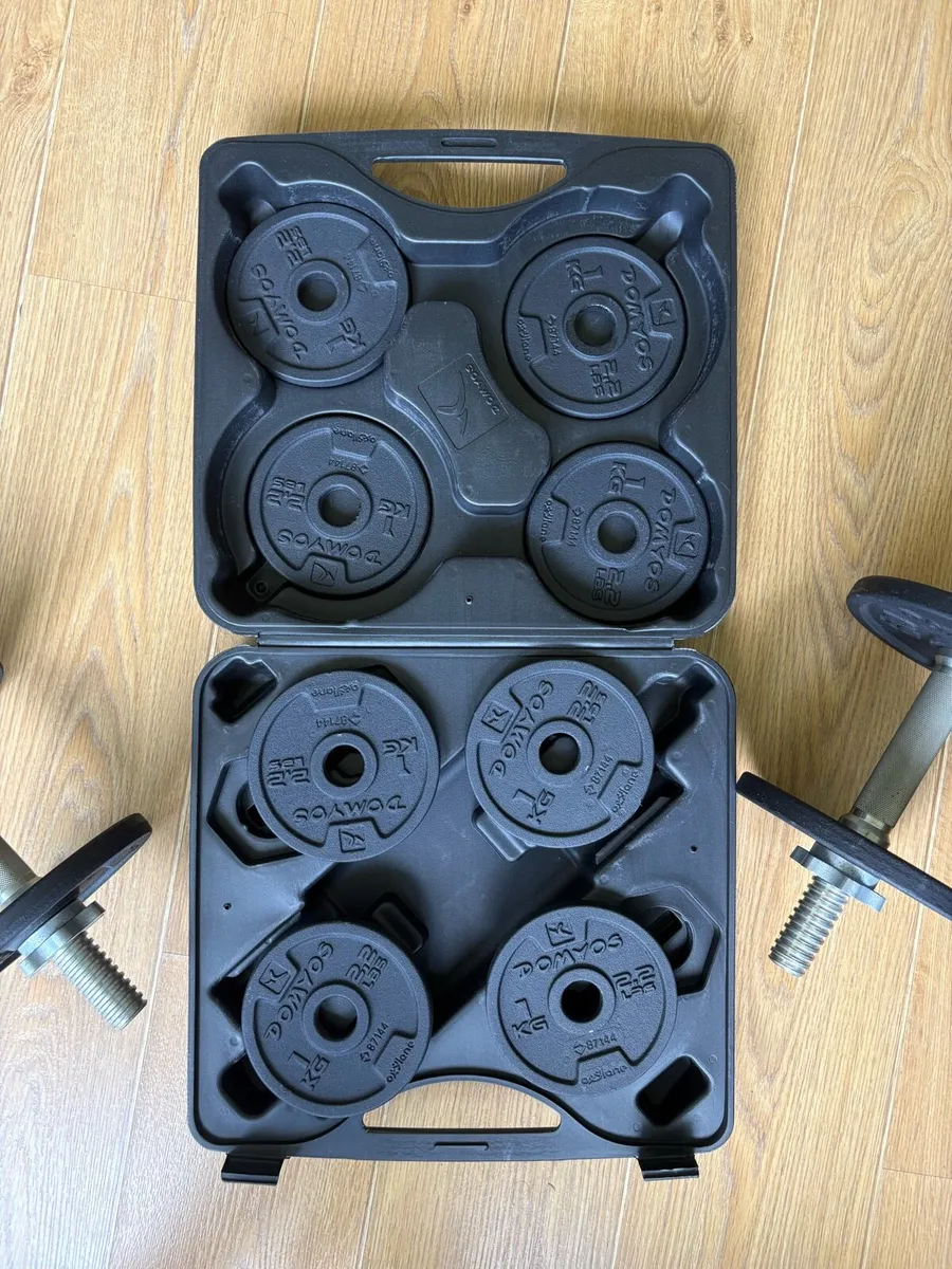 20kg Dumbbell set+EZ Curl Bar. Excellent Condition - Image 2