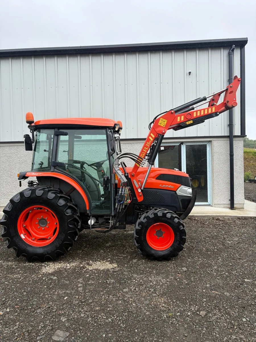2014 Kubota L5740 - Image 1