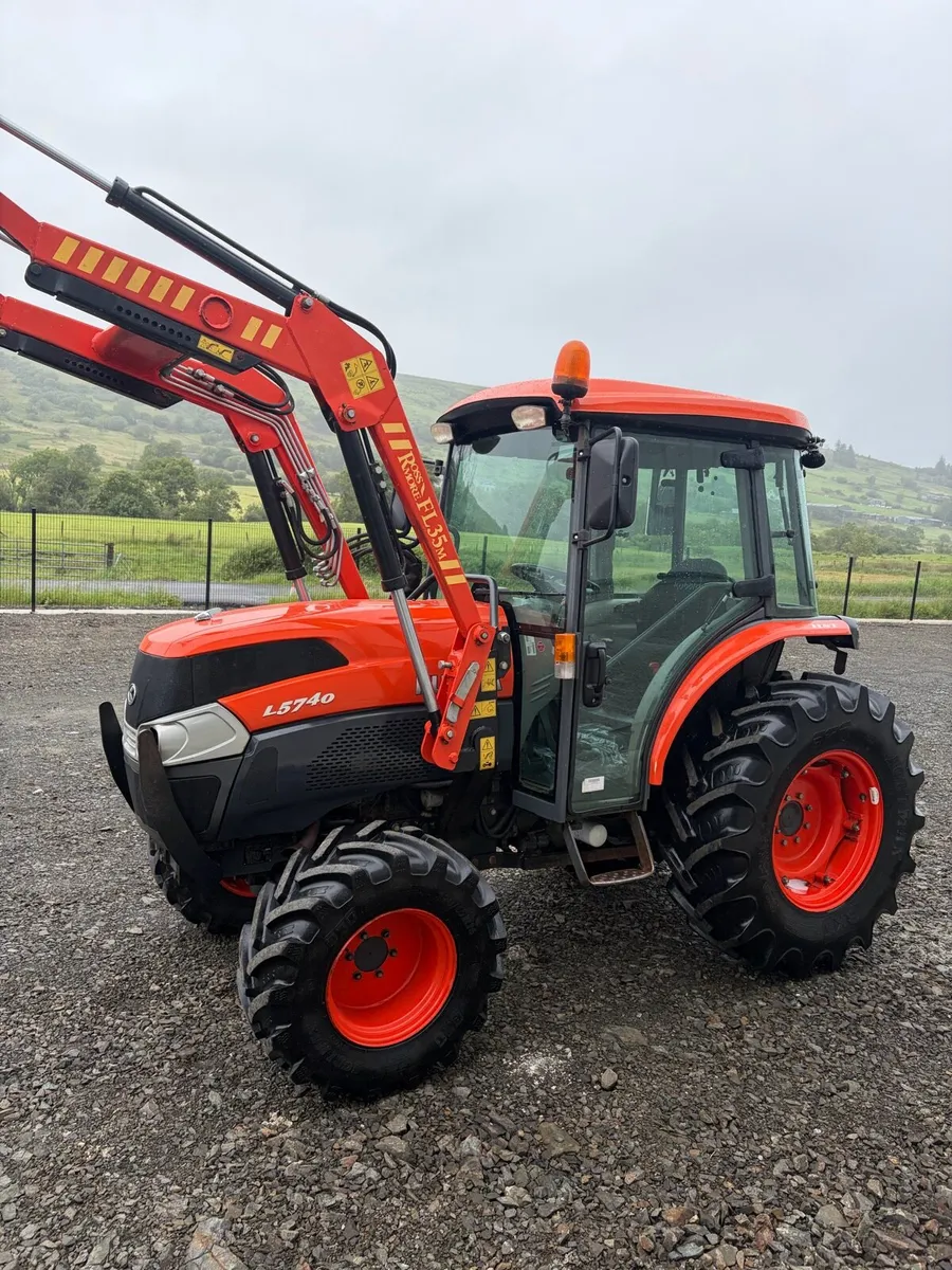 2014 Kubota L5740 - Image 3