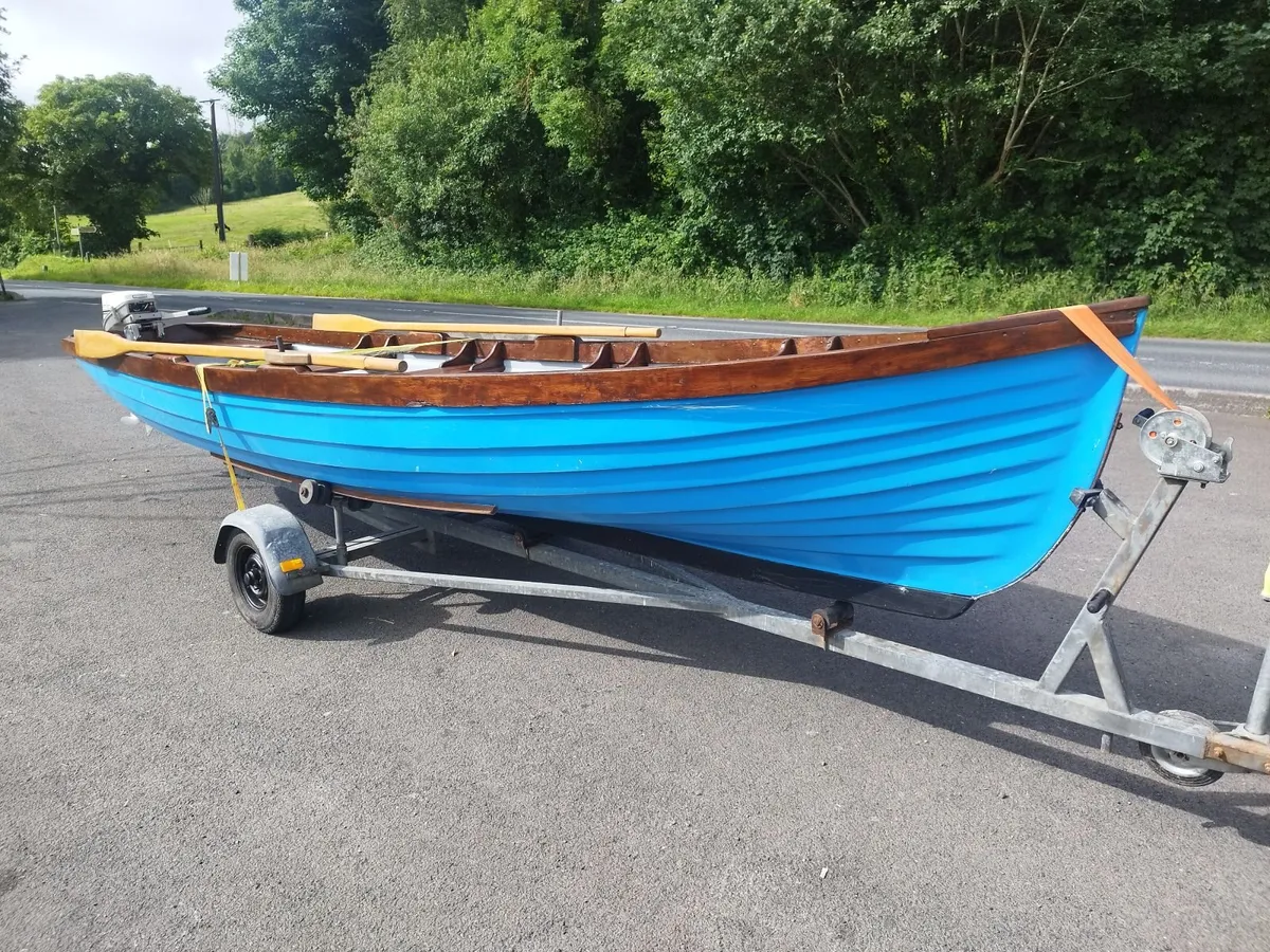 19Ft Lake Boat with Johnson 9.9 Motor and Trailer - Image 2