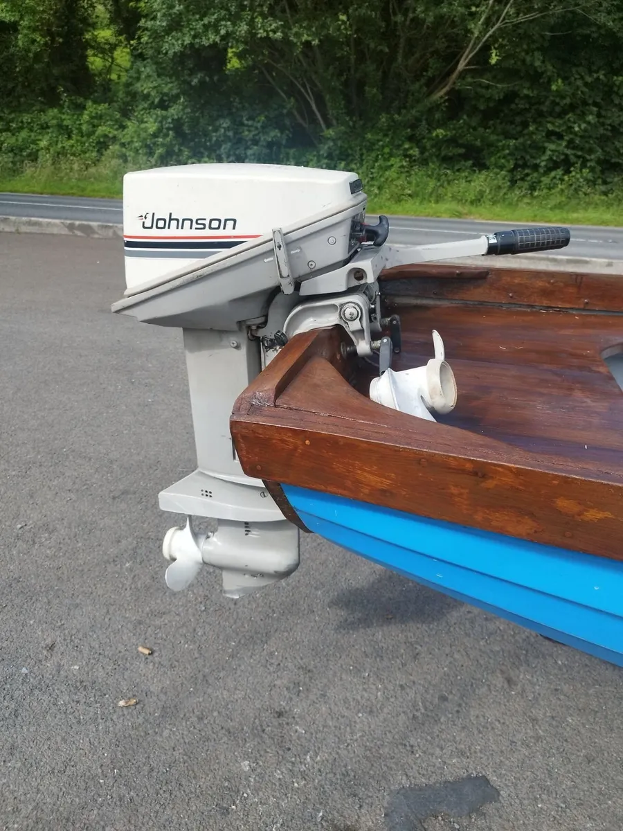 19Ft Lake Boat with Johnson 9.9 Motor and Trailer - Image 4