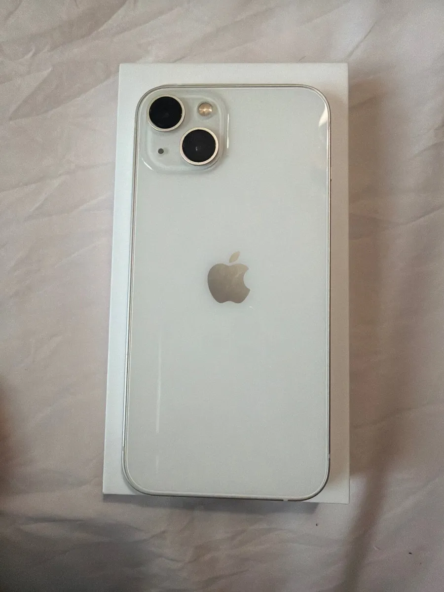 iPhone 13 - Image 2