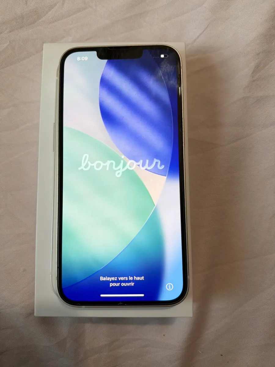 iPhone 13 - Image 4