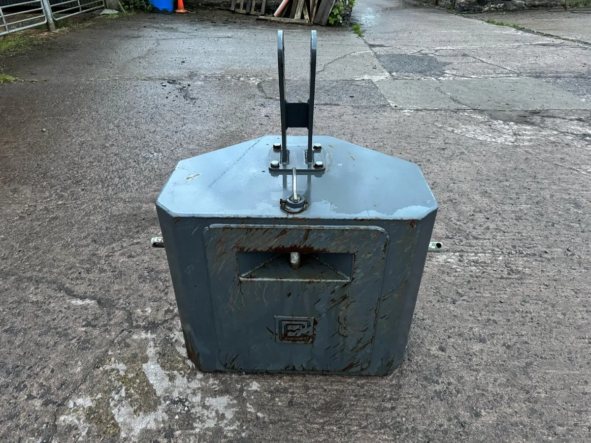 1125kg Tractor Linkage Weight Block Front - Image 2
