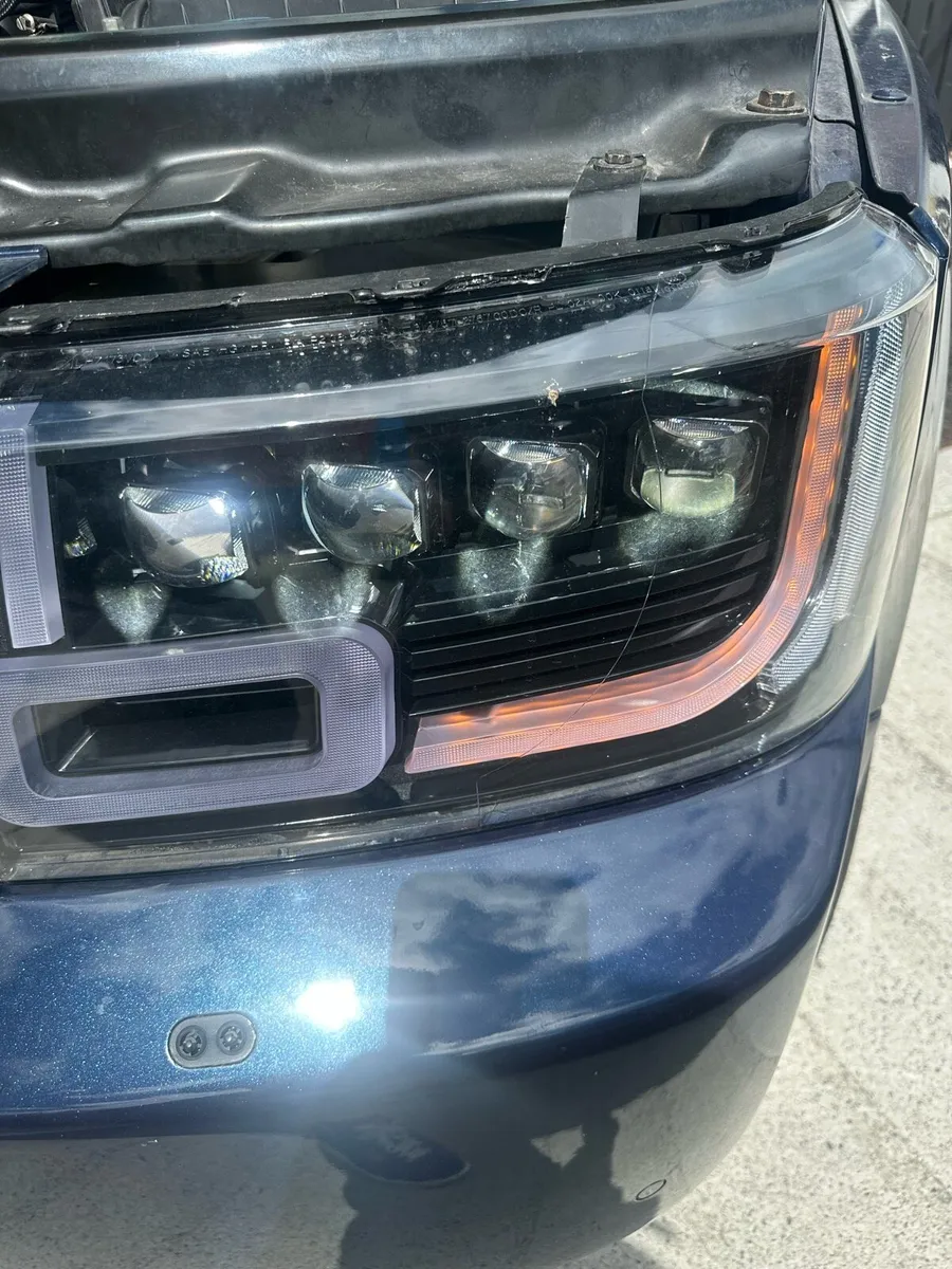 L322 2010 Range Rover head lights - Image 4
