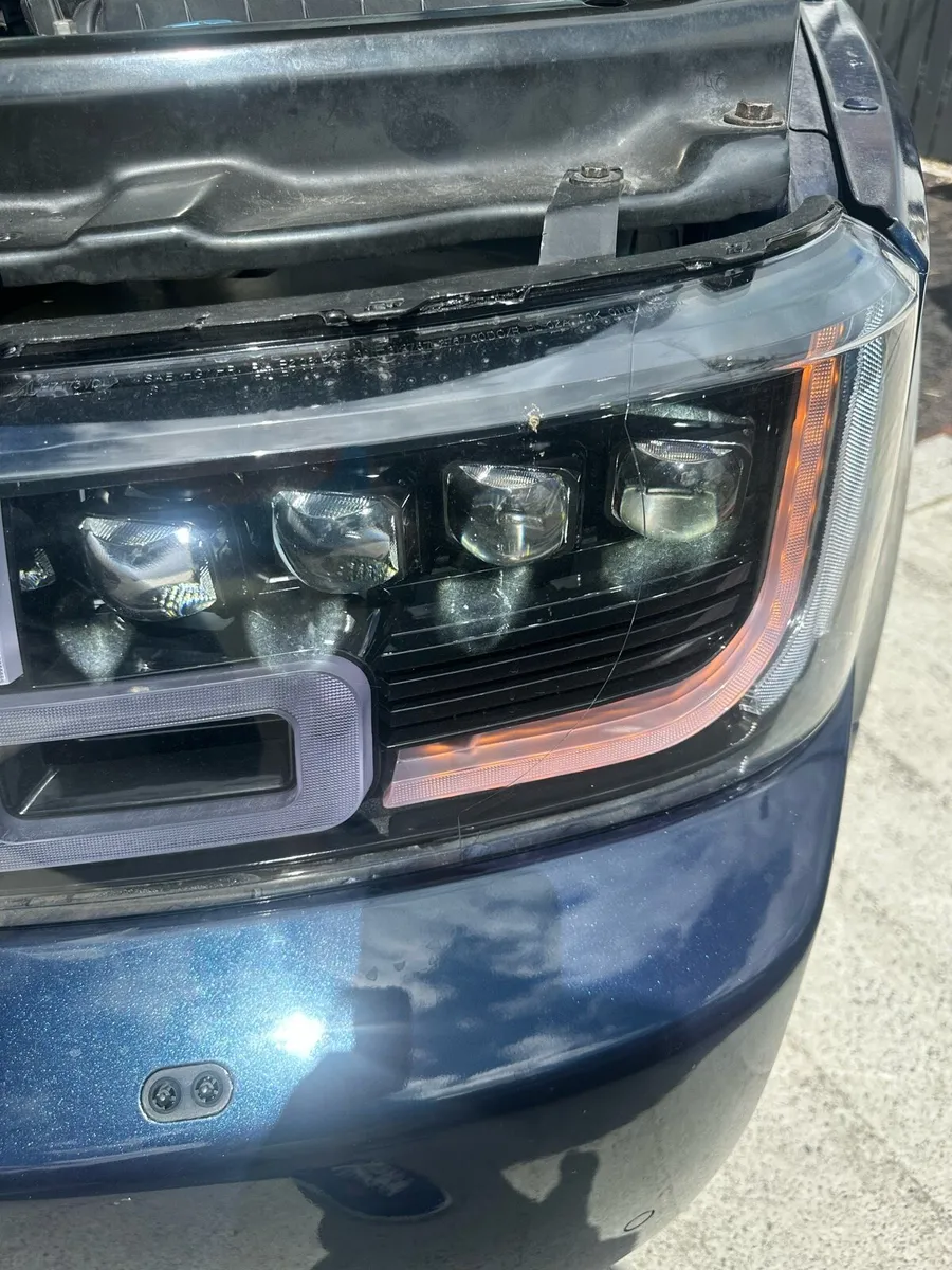 L322 2010 Range Rover head lights - Image 3