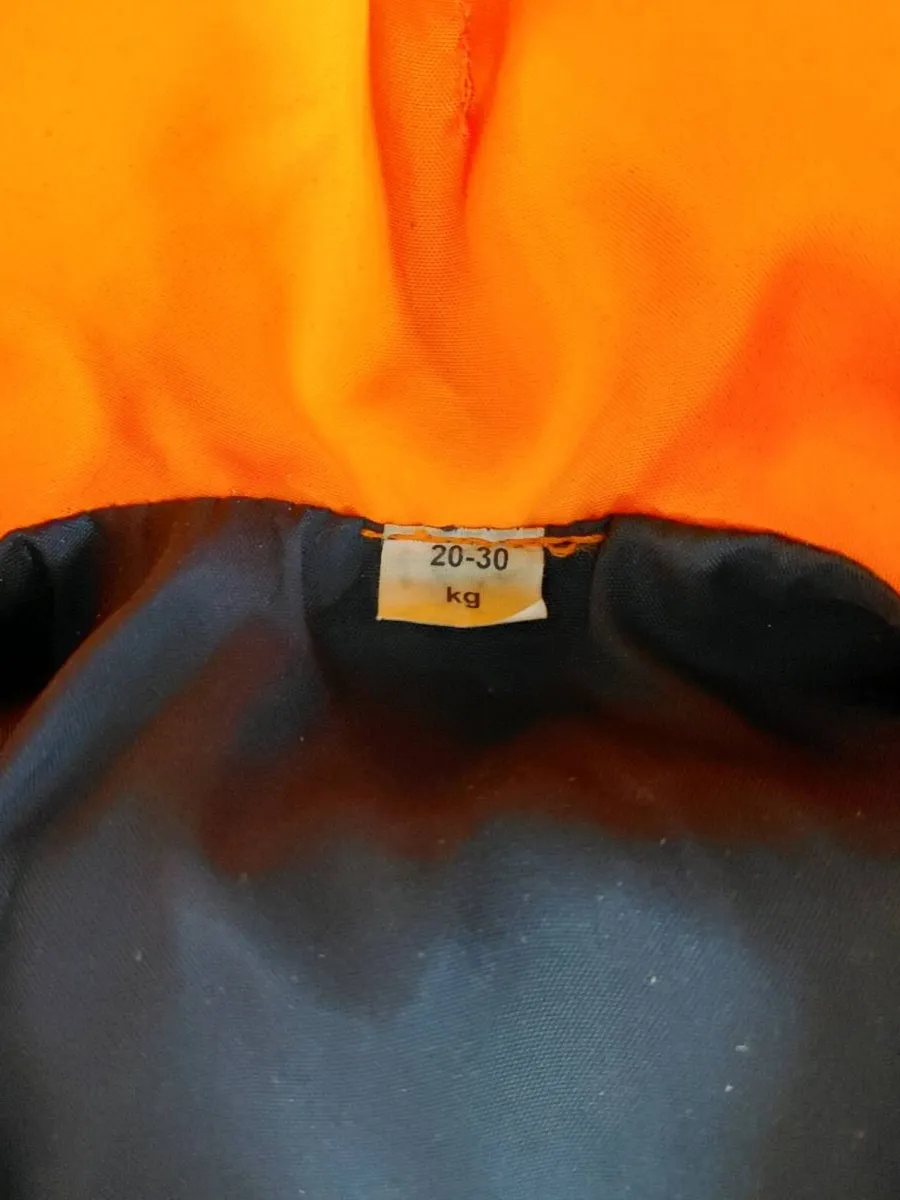 Life jackets - Image 2