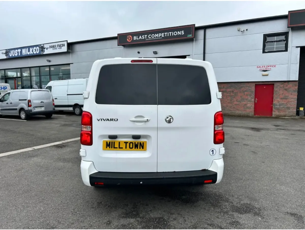 2020  Sportive  Turbo Vauxhall Vivaro Crew Cab - Image 3