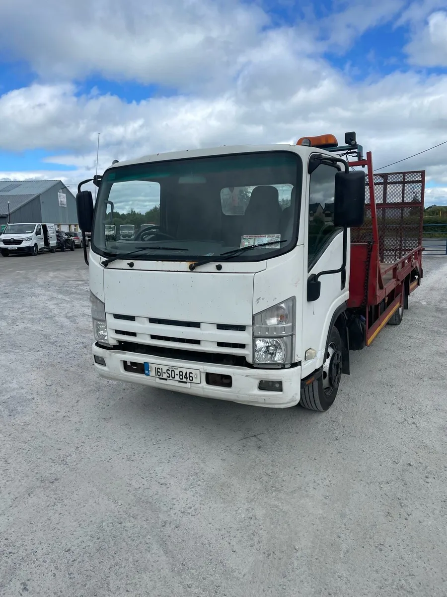 Isuzu NPR Recovery truck - Image 1