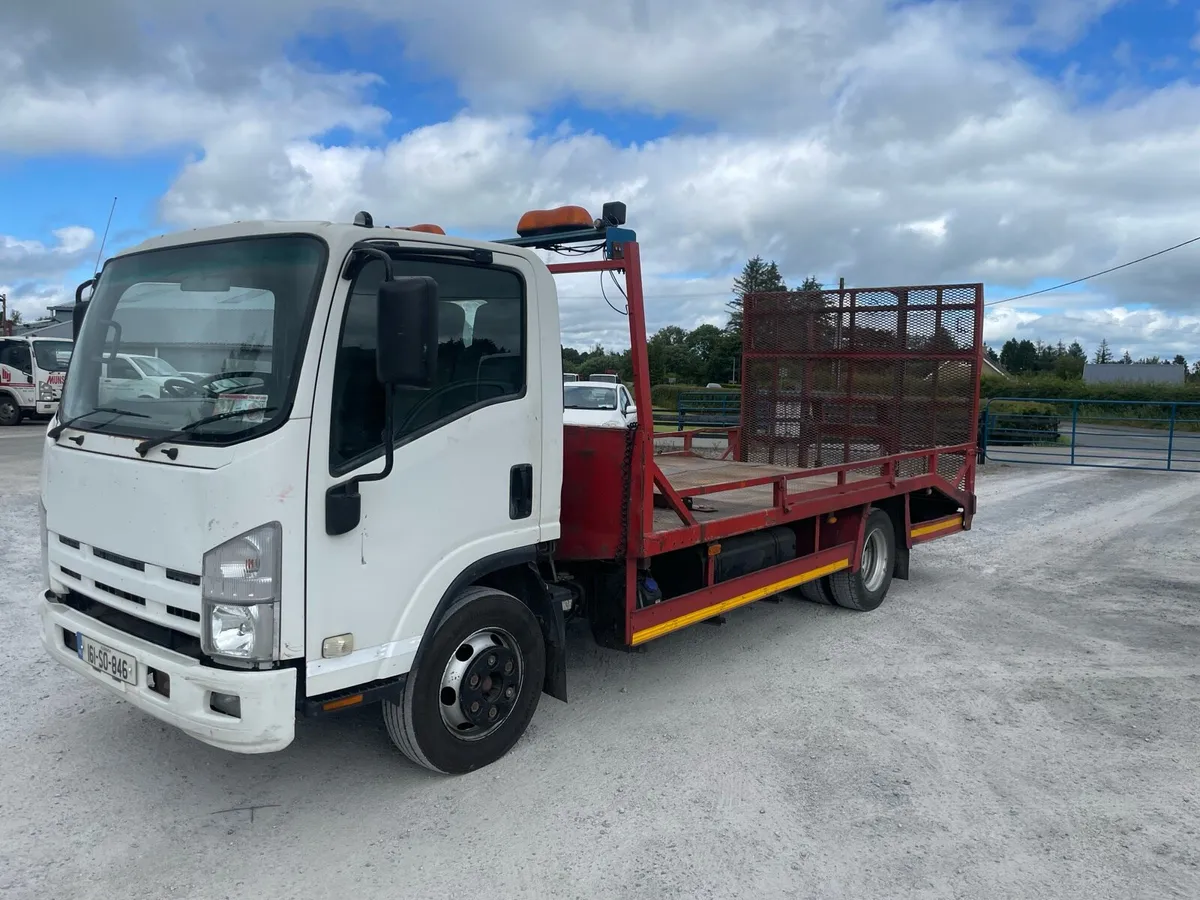 Isuzu NPR Recovery truck - Image 2