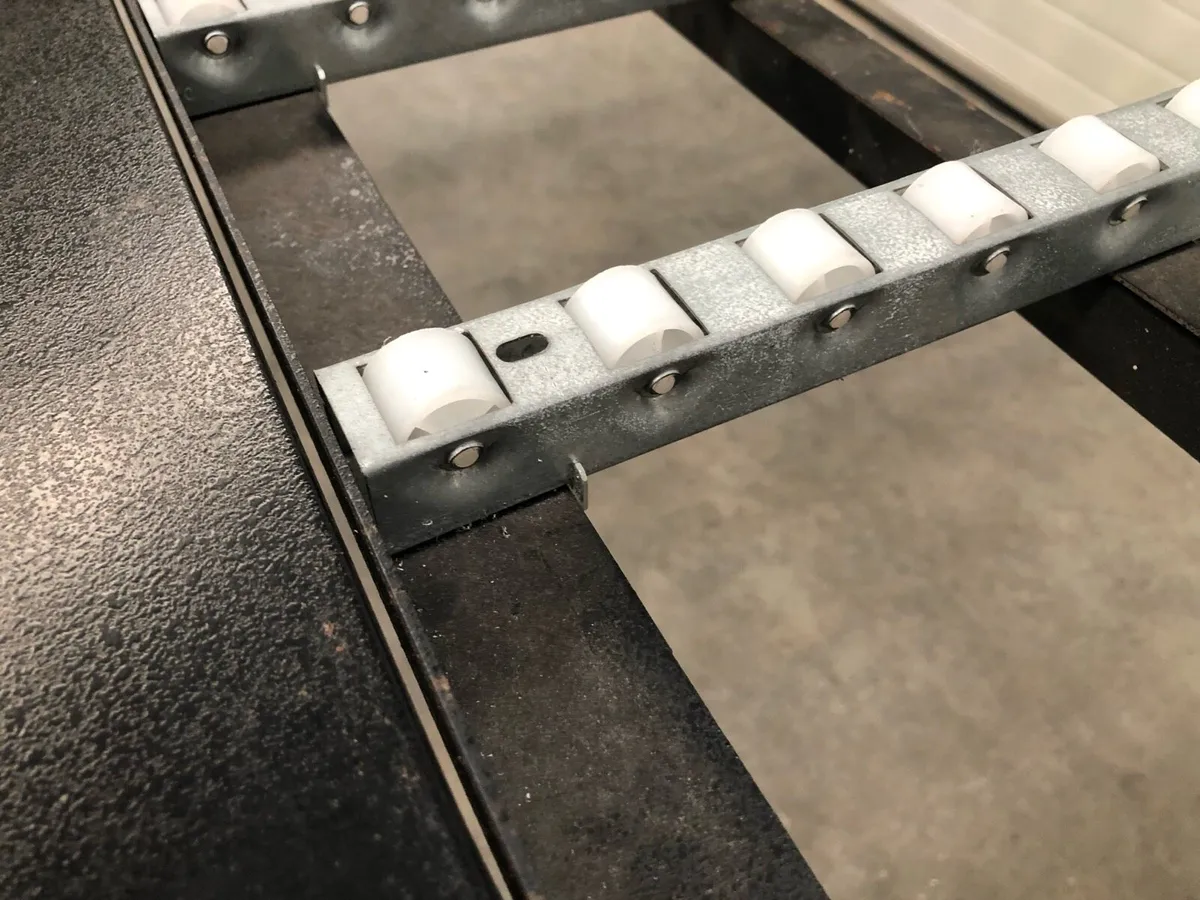 Roller top table for feeding sheet materials - Image 3