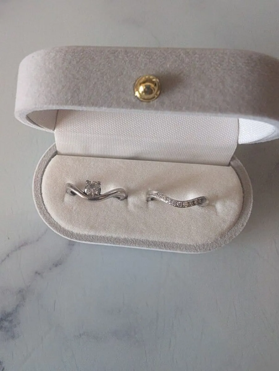 GIA Certified Diamond engagement ring and wedding - Image 1