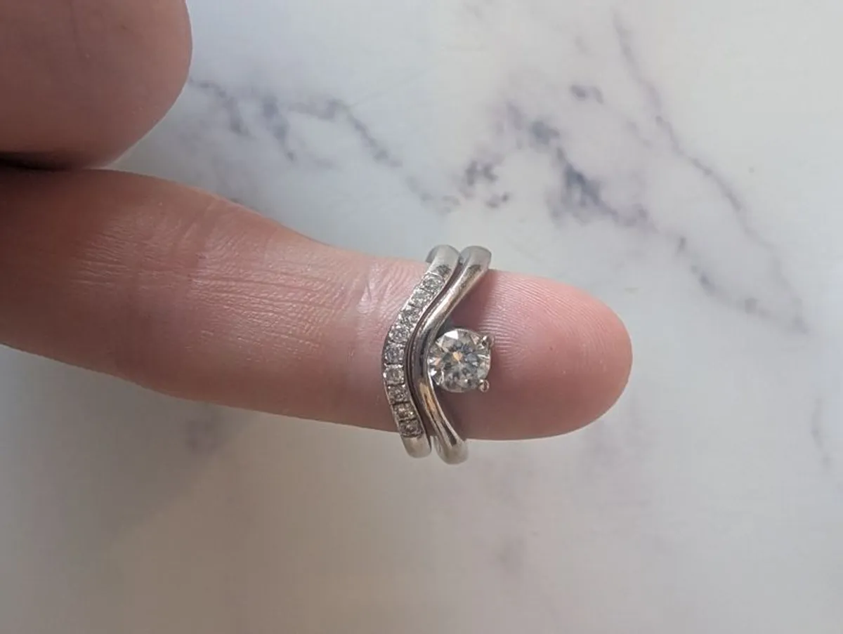 GIA Certified Diamond engagement ring and wedding - Image 2