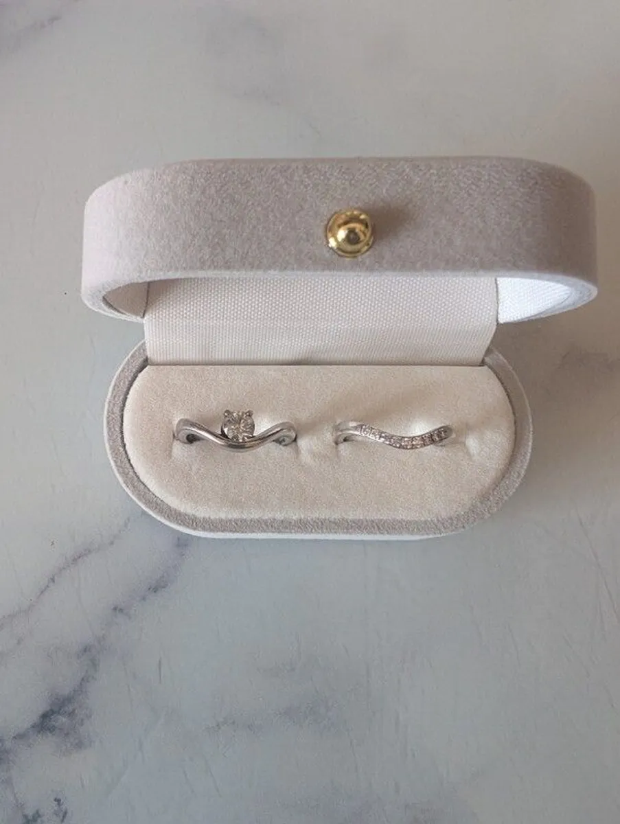 GIA Certified Diamond engagement ring and wedding - Image 3