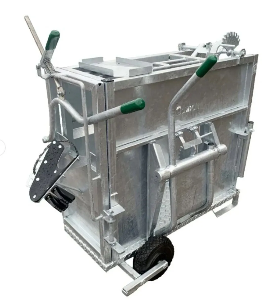 Brand New Condon Deluxe Calf Dehorning Crate - Image 1