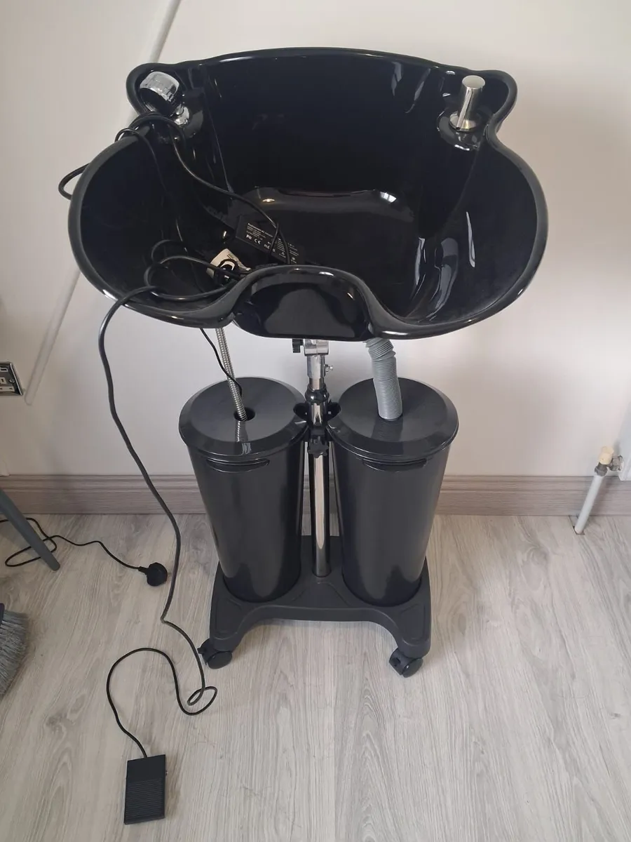 A new mobile hairdressing  sink unit - Image 3