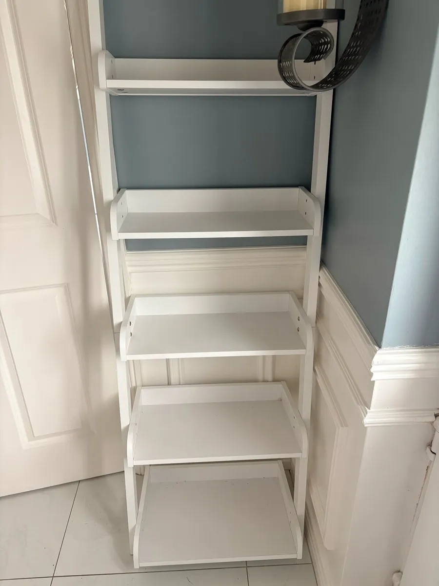 Ladder shelve - Image 1
