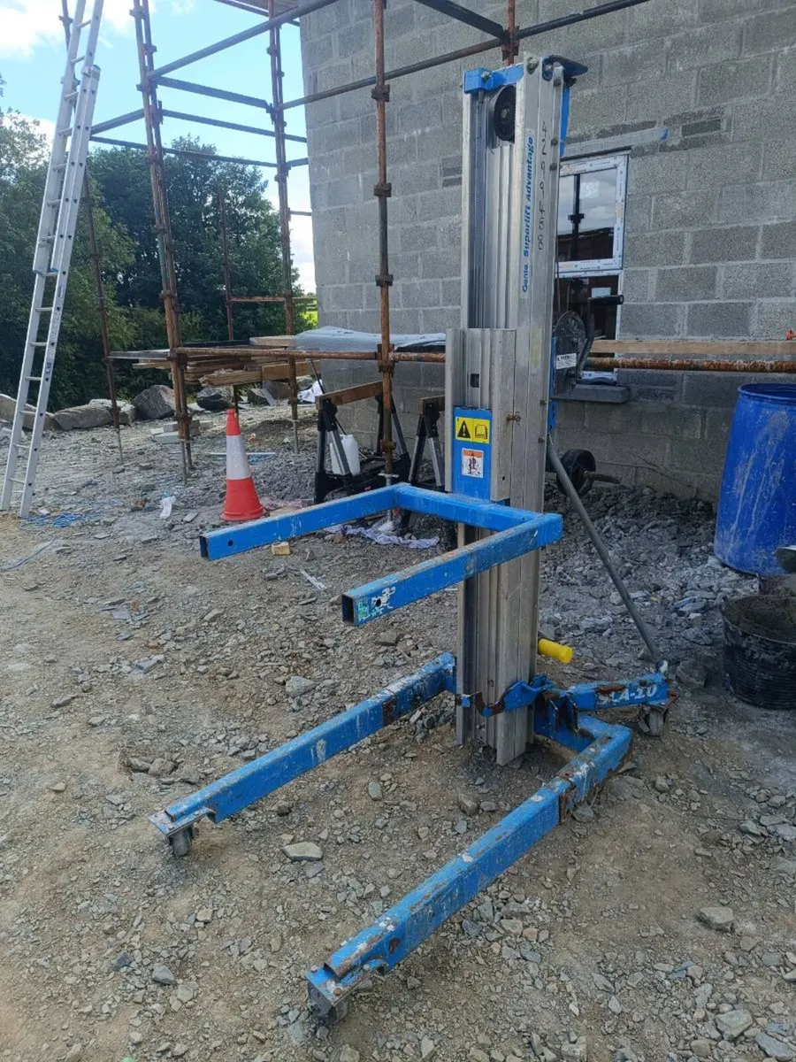 Genie SLA-10 Lift